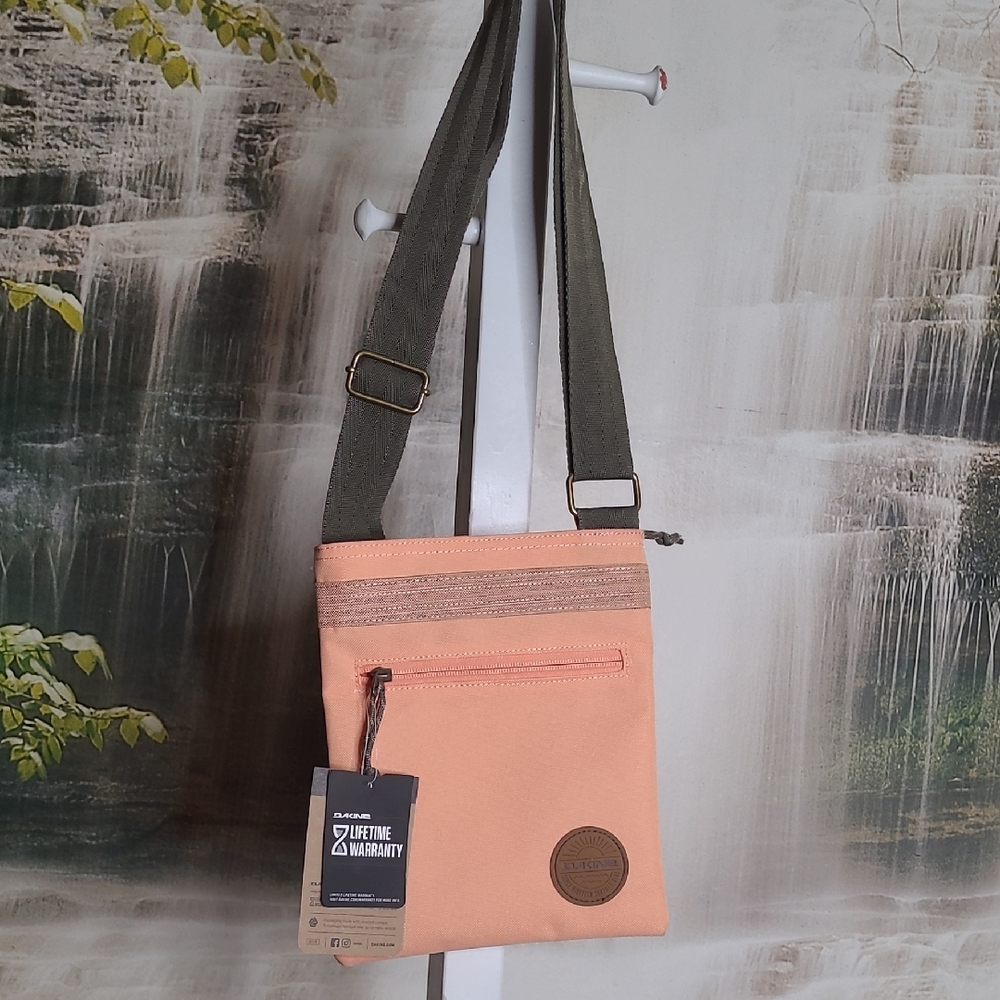 New with tags! Dakine Jive Coral Peach Gray Cross Body Bag